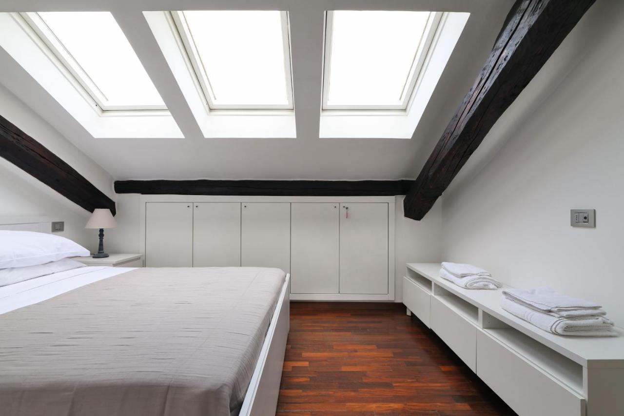 Elegant P.Venezia Attic Apartment Milan Exterior photo