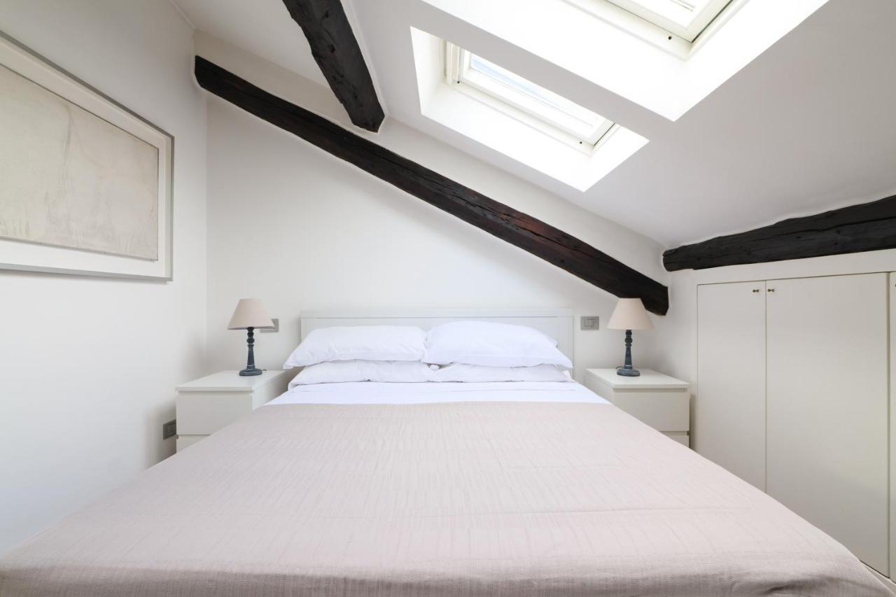 Elegant P.Venezia Attic Apartment Milan Exterior photo