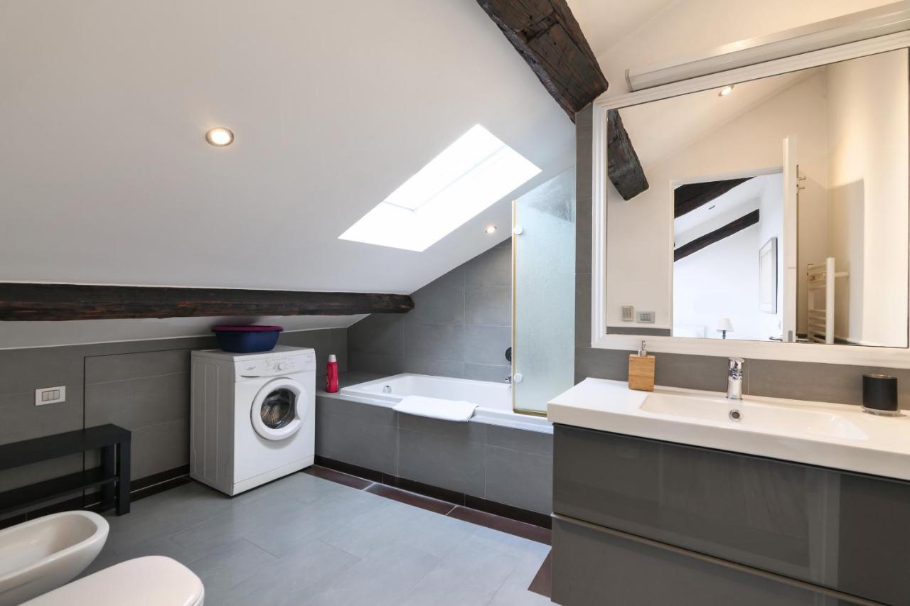 Elegant P.Venezia Attic Apartment Milan Exterior photo