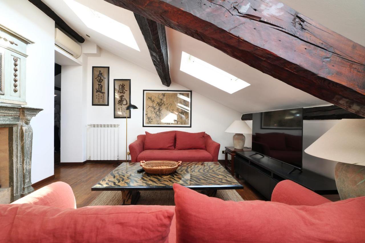 Elegant P.Venezia Attic Apartment Milan Exterior photo